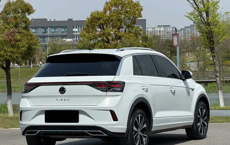 Volkswagen T-Roc I, 2023 год, 1 850 000 рублей, 6 фотография