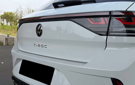 Volkswagen T-Roc I, 2023 год, 1 850 000 рублей, 8 фотография