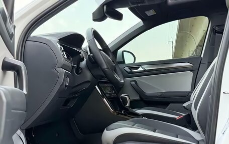 Volkswagen T-Roc I, 2023 год, 1 850 000 рублей, 19 фотография