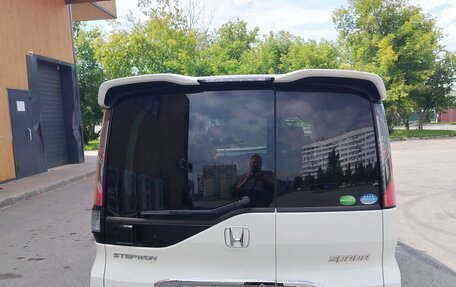 Honda Stepwgn IV, 2016 год, 2 000 000 рублей, 12 фотография