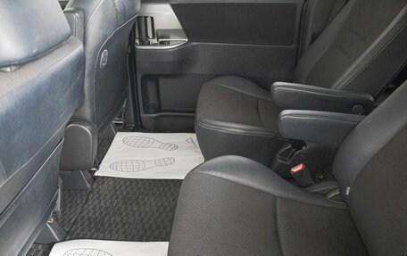 Toyota Voxy II, 2012 год, 599 000 рублей, 10 фотография