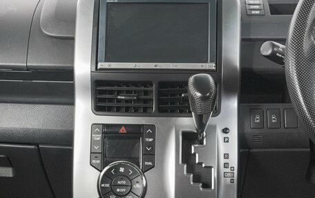 Toyota Voxy II, 2012 год, 599 000 рублей, 19 фотография