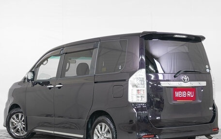Toyota Voxy II, 2012 год, 599 000 рублей, 5 фотография