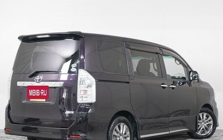 Toyota Voxy II, 2012 год, 599 000 рублей, 7 фотография