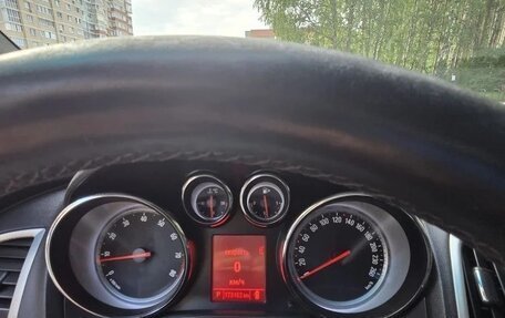 Opel Astra J, 2012 год, 700 000 рублей, 3 фотография