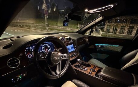 Bentley Bentayga I, 2017 год, 10 490 000 рублей, 7 фотография