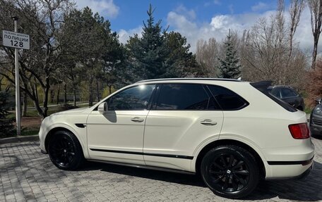 Bentley Bentayga I, 2017 год, 10 490 000 рублей, 12 фотография