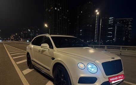 Bentley Bentayga I, 2017 год, 10 490 000 рублей, 2 фотография