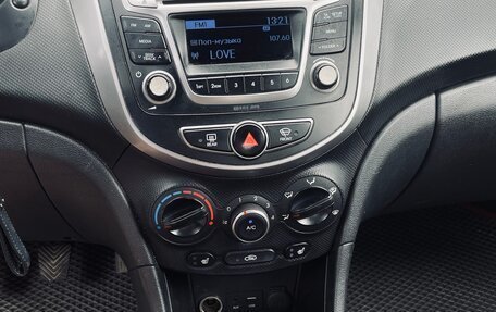 Hyundai Solaris II рестайлинг, 2015 год, 690 000 рублей, 9 фотография