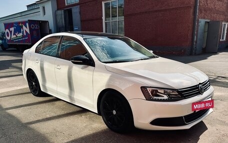 Volkswagen Jetta VI, 2012 год, 980 000 рублей, 3 фотография