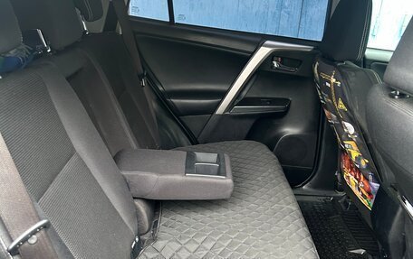 Toyota RAV4, 2017 год, 2 370 000 рублей, 10 фотография
