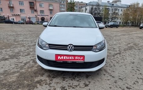 Volkswagen Polo VI (EU Market), 2015 год, 985 000 рублей, 2 фотография