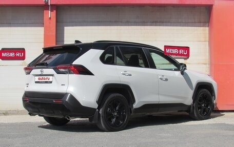 Toyota RAV4, 2021 год, 3 270 000 рублей, 3 фотография