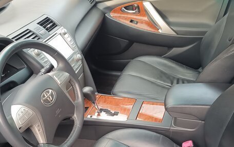 Toyota Camry, 2011 год, 991 000 рублей, 10 фотография