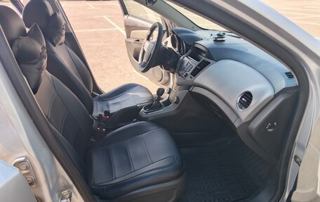 Chevrolet Cruze II, 2012 год, 800 000 рублей, 17 фотография