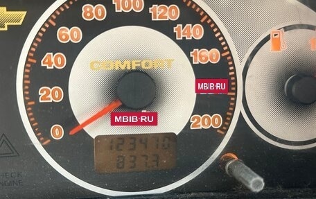 Chevrolet Niva I рестайлинг, 2004 год, 299 000 рублей, 2 фотография