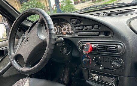 Chevrolet Niva I рестайлинг, 2004 год, 299 000 рублей, 21 фотография