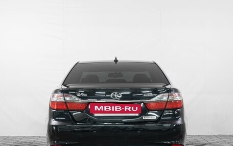Toyota Camry, 2016 год, 1 899 000 рублей, 6 фотография