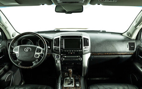 Toyota Land Cruiser 200, 2014 год, 3 145 000 рублей, 14 фотография