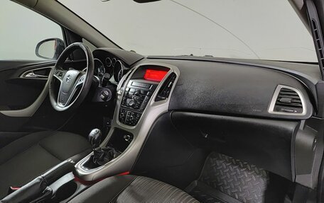 Opel Astra J, 2011 год, 650 000 рублей, 13 фотография