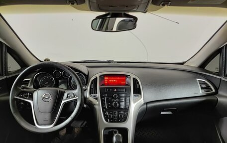 Opel Astra J, 2011 год, 650 000 рублей, 17 фотография