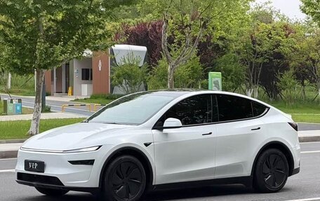 Tesla Model Y I, 2025 год, 7 590 032 рублей, 4 фотография