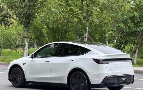 Tesla Model Y I, 2025 год, 7 590 032 рублей, 6 фотография