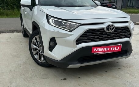 Toyota RAV4, 2021 год, 3 500 000 рублей, 2 фотография