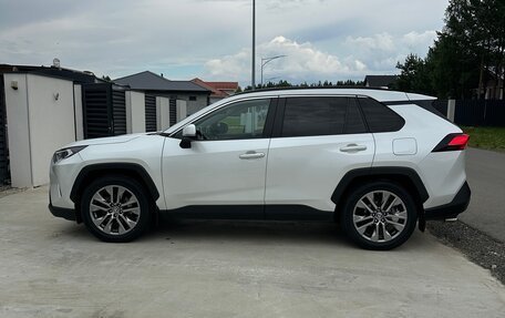 Toyota RAV4, 2021 год, 3 500 000 рублей, 9 фотография
