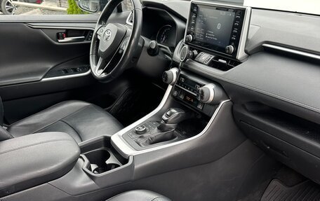 Toyota RAV4, 2021 год, 3 500 000 рублей, 10 фотография