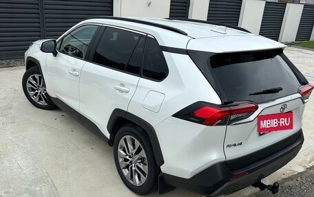 Toyota RAV4, 2021 год, 3 500 000 рублей, 5 фотография