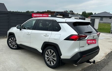 Toyota RAV4, 2021 год, 3 500 000 рублей, 4 фотография