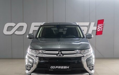 Mitsubishi Outlander III рестайлинг 3, 2018 год, 1 899 000 рублей, 2 фотография