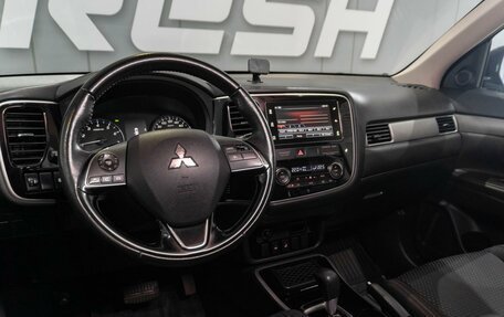 Mitsubishi Outlander III рестайлинг 3, 2018 год, 1 899 000 рублей, 9 фотография