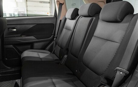 Mitsubishi Outlander III рестайлинг 3, 2018 год, 1 899 000 рублей, 14 фотография