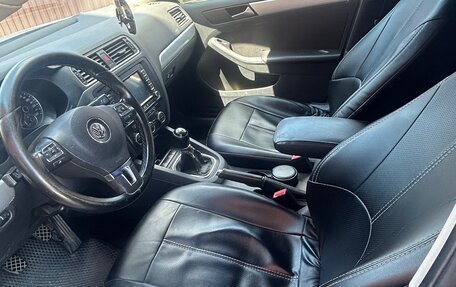 Volkswagen Jetta VI, 2013 год, 750 000 рублей, 7 фотография