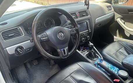 Volkswagen Jetta VI, 2013 год, 750 000 рублей, 5 фотография