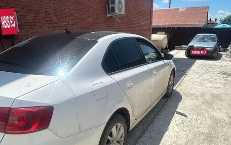 Volkswagen Jetta VI, 2013 год, 750 000 рублей, 4 фотография