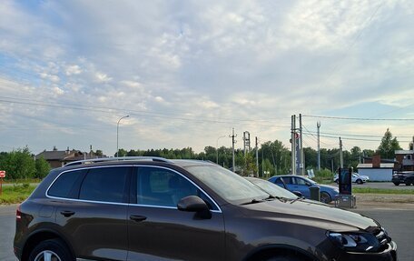 Volkswagen Touareg III, 2011 год, 2 300 000 рублей, 2 фотография