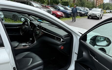 Toyota Camry, 2019 год, 3 050 000 рублей, 14 фотография