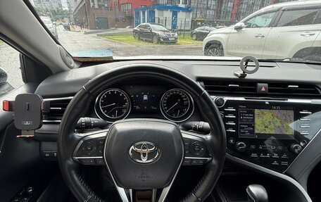 Toyota Camry, 2019 год, 3 050 000 рублей, 17 фотография