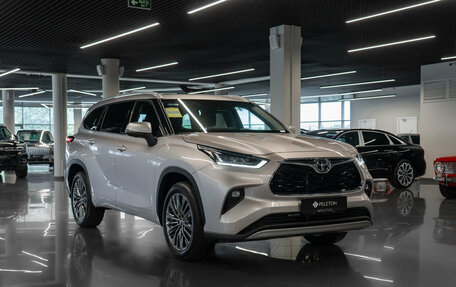 Toyota Highlander, 2026 год, 5 900 000 рублей, 2 фотография