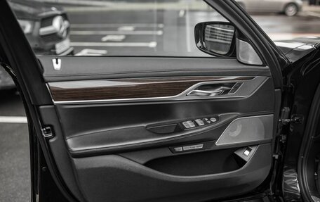BMW 7 серия, 2017 год, 2 075 000 рублей, 15 фотография