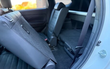 Mitsubishi Outlander III рестайлинг 3, 2019 год, 2 388 000 рублей, 6 фотография