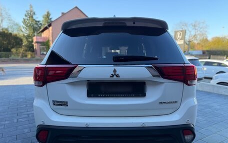 Mitsubishi Outlander III рестайлинг 3, 2019 год, 2 388 000 рублей, 8 фотография