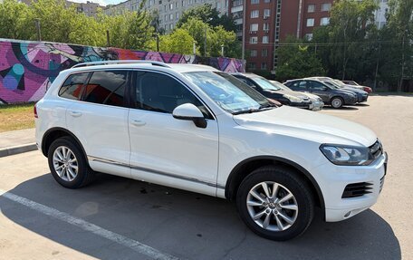 Volkswagen Touareg III, 2012 год, 1 700 000 рублей, 2 фотография