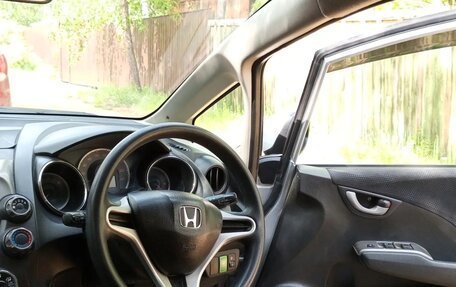 Honda Fit III, 2011 год, 870 000 рублей, 7 фотография