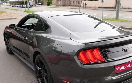 Ford Mustang VI рестайлинг, 2018 год, 3 050 000 рублей, 13 фотография