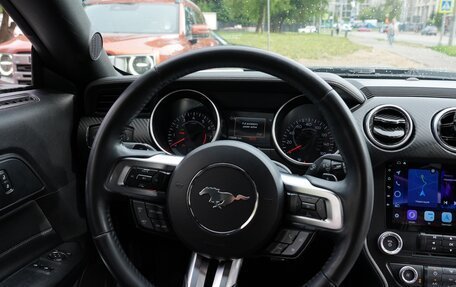 Ford Mustang VI рестайлинг, 2018 год, 3 050 000 рублей, 20 фотография