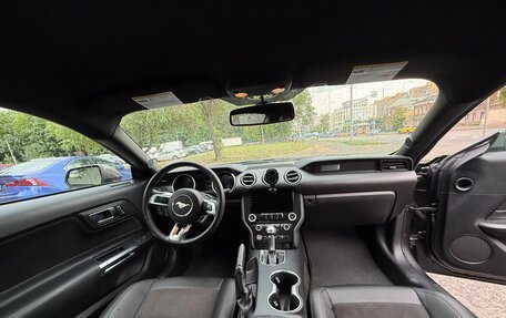 Ford Mustang VI рестайлинг, 2018 год, 3 050 000 рублей, 27 фотография